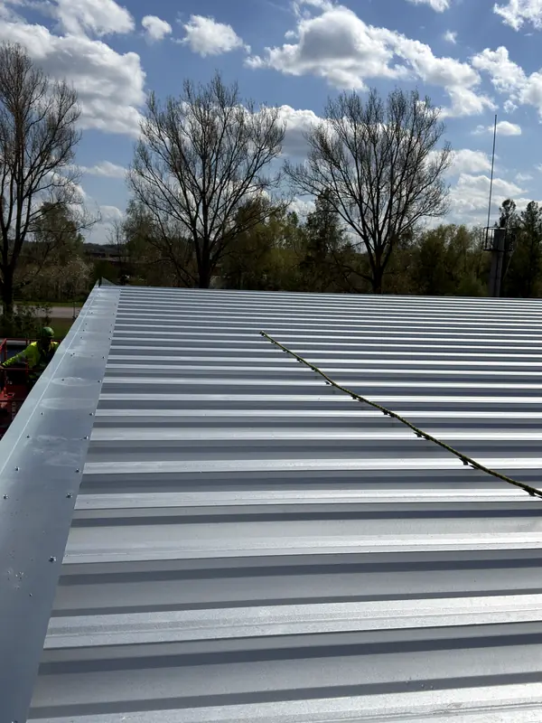 Overview across the installed profiled roof deck